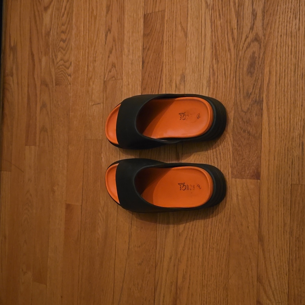 Platform Shoes - Picture 4 of 5